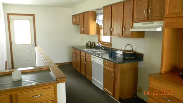 $195,000 | 327 West 7th Street, Haysville, KS 67060