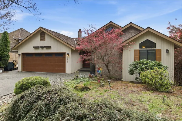 $849,995 | 10422 45th St Court East, Edgewood, WA 98372