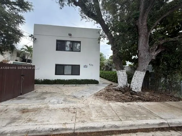 $1,450 | 625 Southwest 5th Avenue, Unit 10, Miami, FL 33130