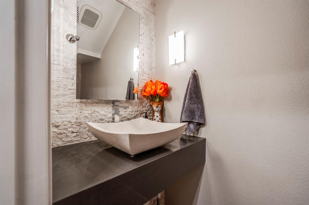 6802 Vada Drive Dallas, TX 75214 - Photo 32 of 40