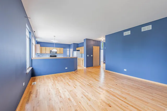 $410,000 | 16516 Coventry Lane, Crest Hill, IL 60403