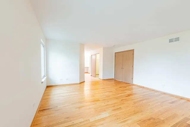 $410,000 | 16516 Coventry Lane, Crest Hill, IL 60403