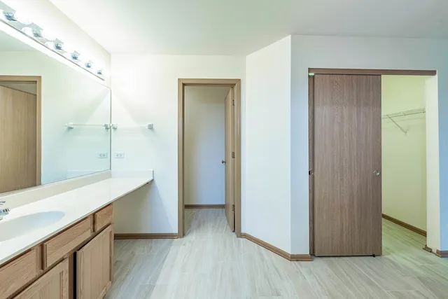 $410,000 | 16516 Coventry Lane, Crest Hill, IL 60403