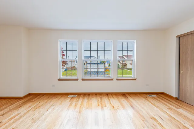 $410,000 | 16516 Coventry Lane, Crest Hill, IL 60403