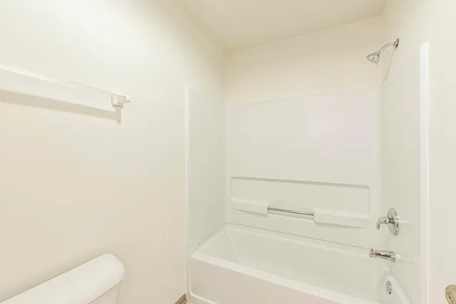 $410,000 | 16516 Coventry Lane, Crest Hill, IL 60403