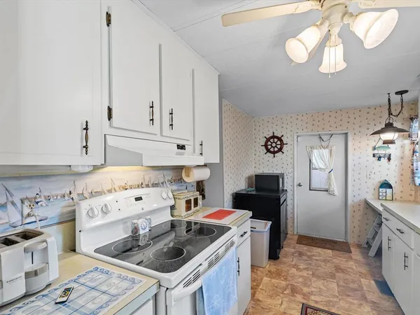 $260,000 | 6439 Theresa Avenue, Weeki Wachee, FL 34607