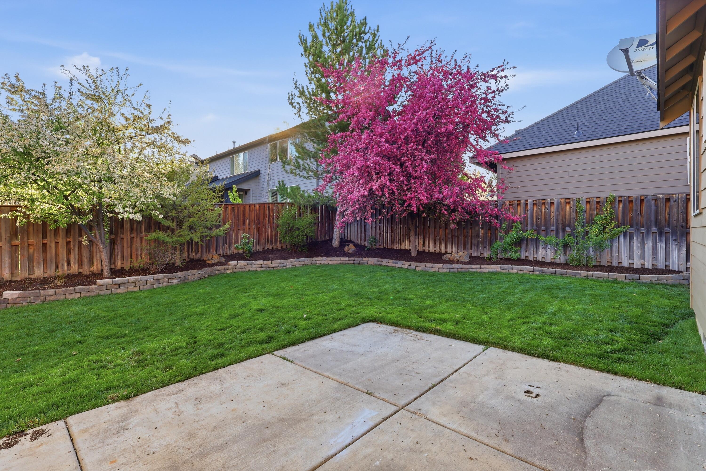 19530 Hollygrape Street Bend, OR 97702 - Photo 51 of 86