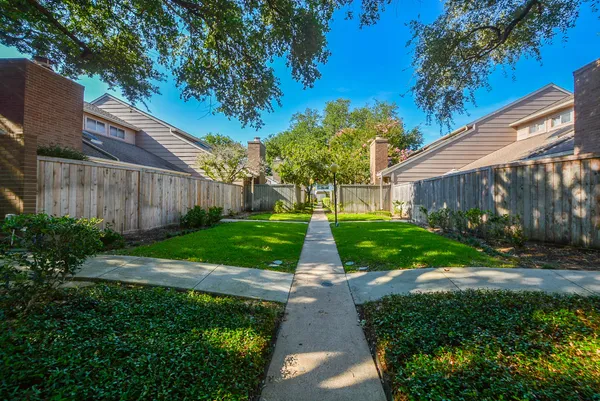 $1,700 | 13859 Hollowgreen Drive, Houston, TX 77082