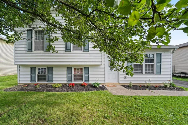 $294,900 | 1638 Elm Creek Drive, Grove City, OH 43123