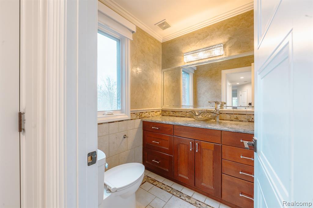 2970 Pheasant Ring Court Rochester Hills, MI 48309 - Photo 17 of 37