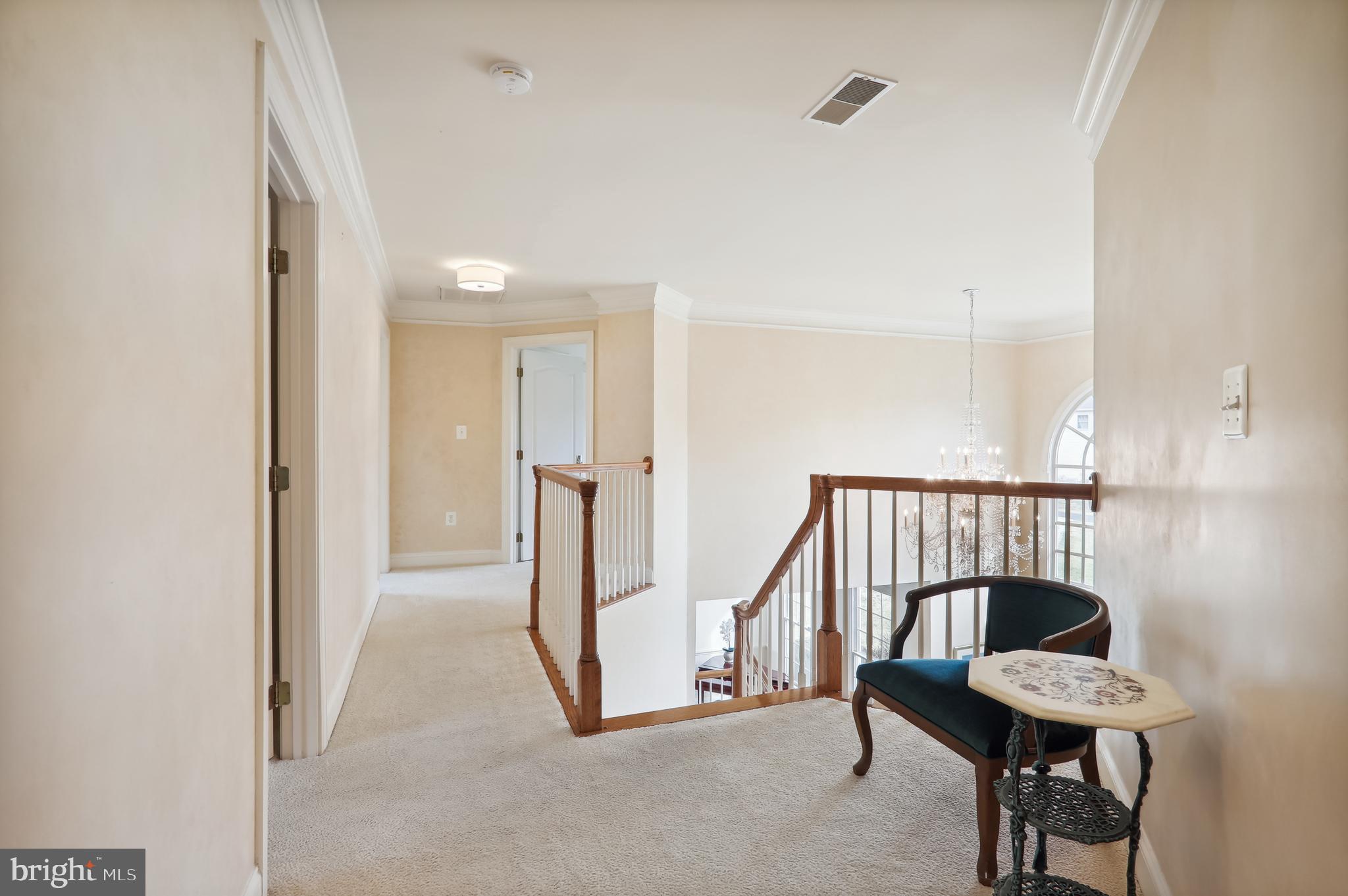 12101 Sheets Farm Road North Potomac, MD 20878 - Photo 31 of 105 Upper Level hallway