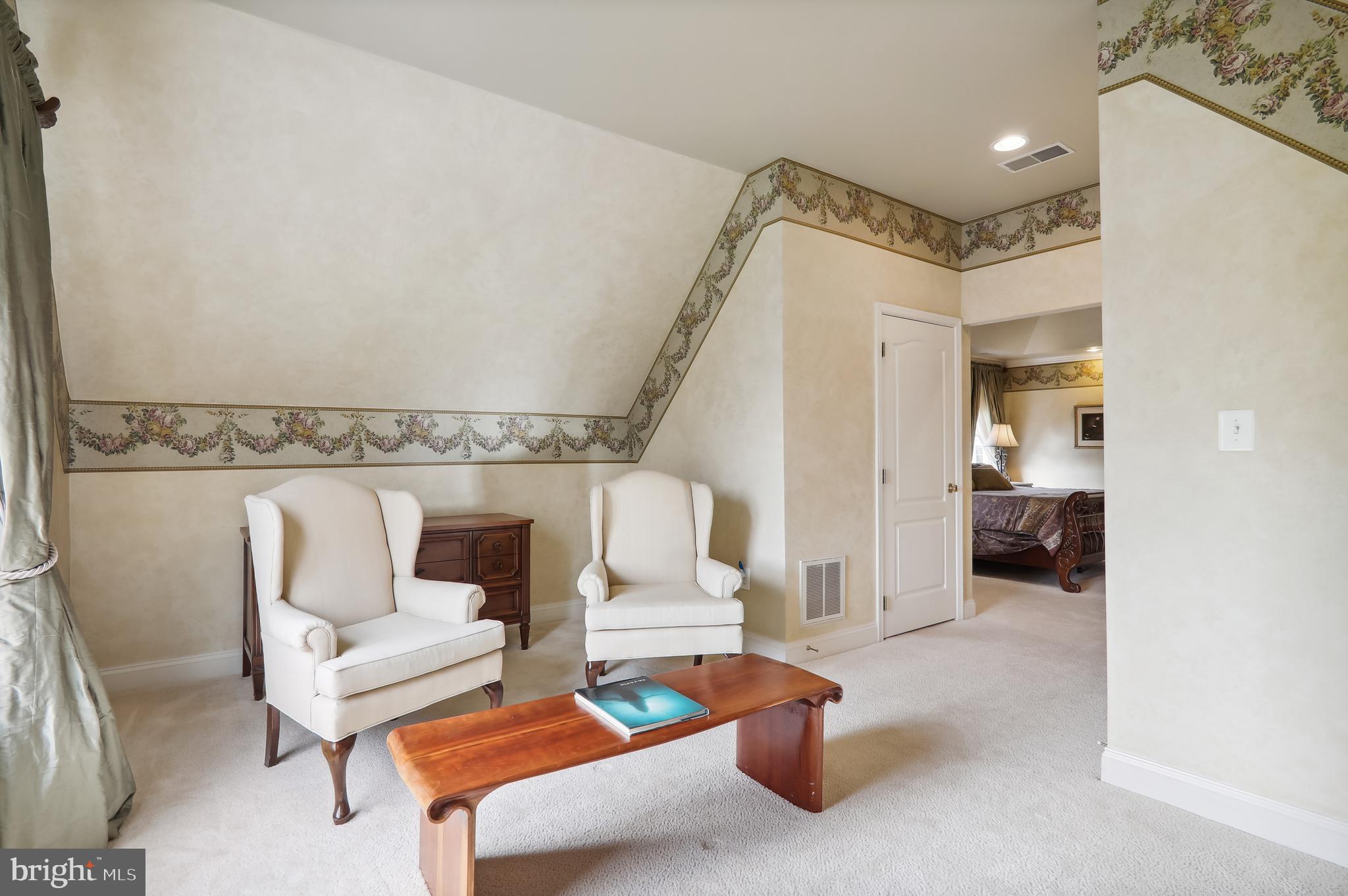 12101 Sheets Farm Road North Potomac, MD 20878 - Photo 40 of 105 Warm & cozy primary sitting area