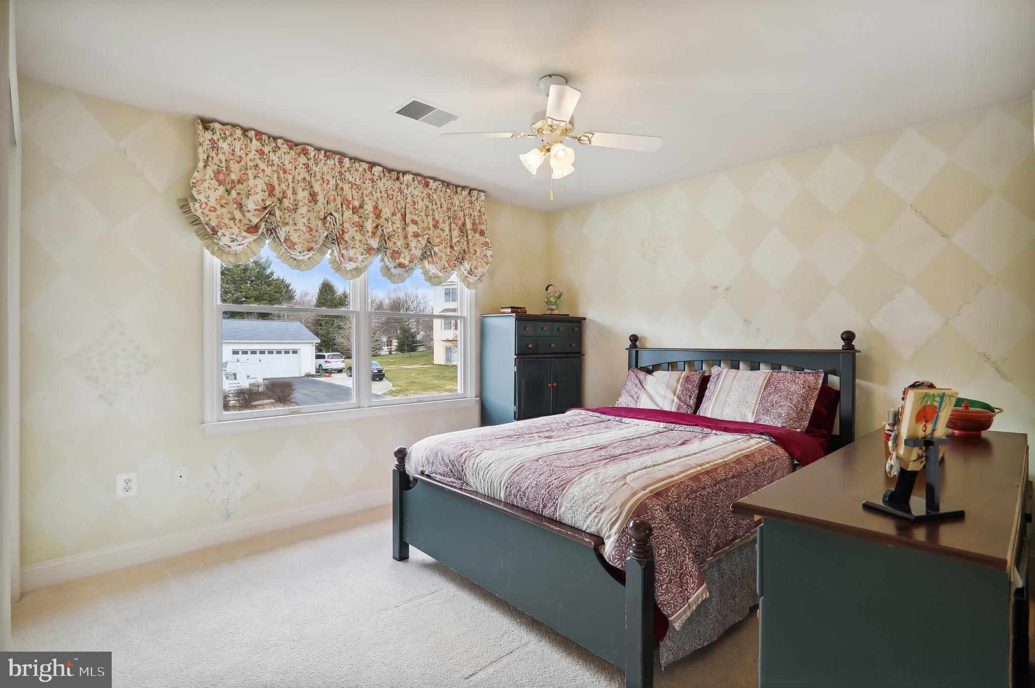 12101 Sheets Farm Road North Potomac, MD 20878 - Photo 49 of 105 Bedroom #3 with hand painted walls