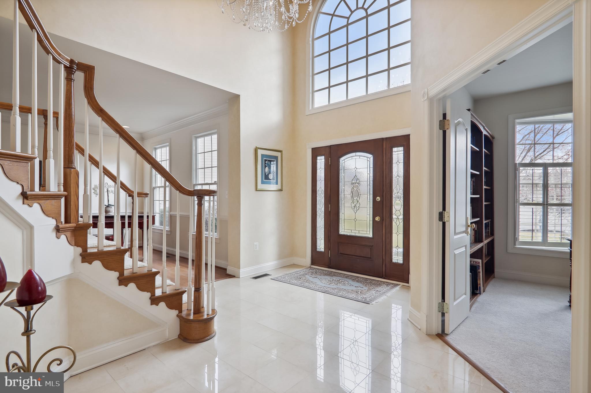 12101 Sheets Farm Road North Potomac, MD 20878 - Photo 5 of 105 Grand 2 story foyer