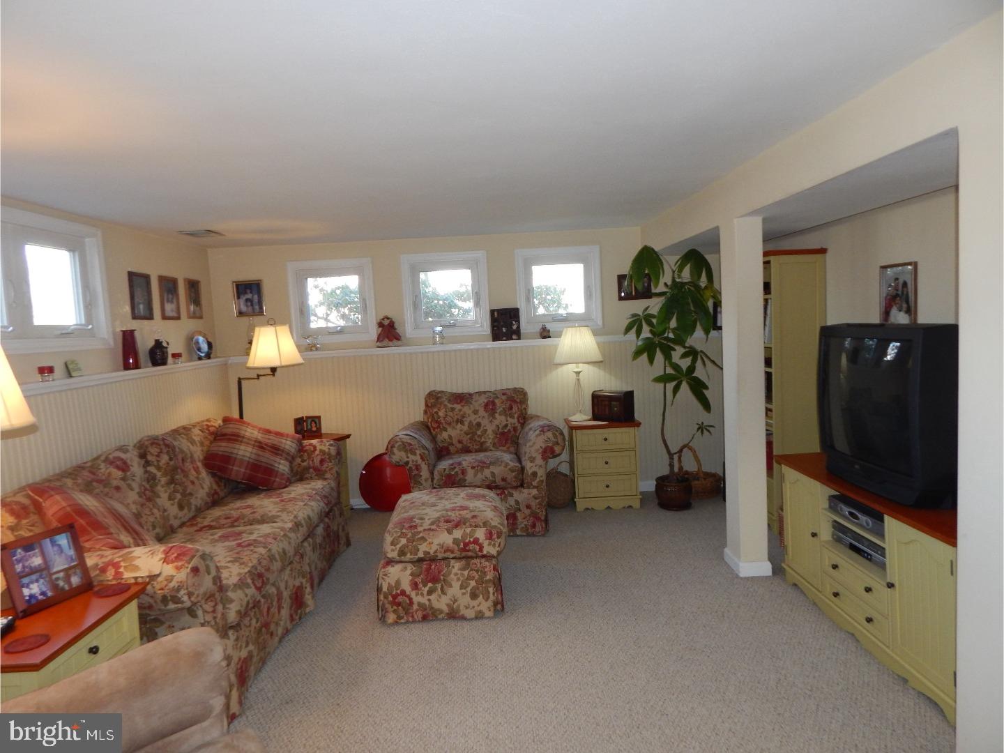 11 Evergreen Lane Hamilton, NJ 08690 - Photo 12 of 21 Family Room