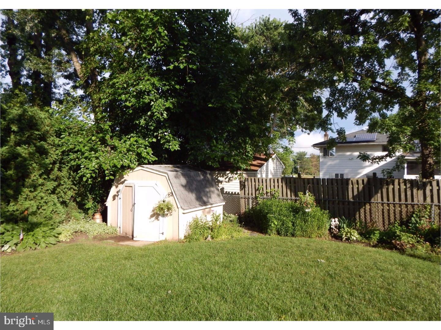 11 Evergreen Lane Hamilton, NJ 08690 - Photo 21 of 21 Back Yard