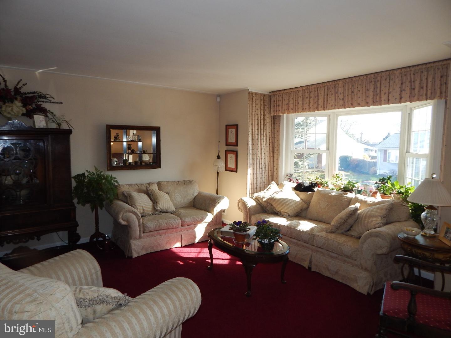 11 Evergreen Lane Hamilton, NJ 08690 - Photo 3 of 21 Living Room