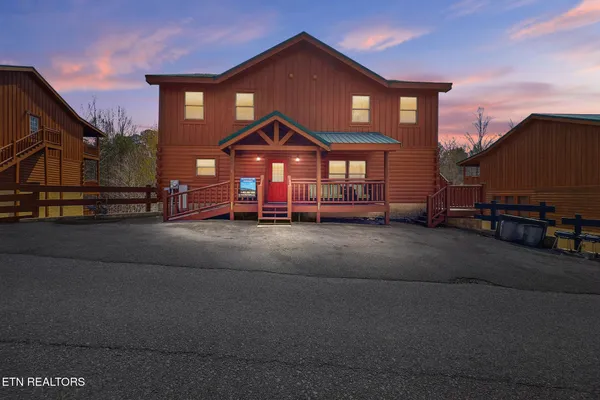 $1,199,900 | 4359 Forest Ridge Way, Pigeon Forge, TN 37863