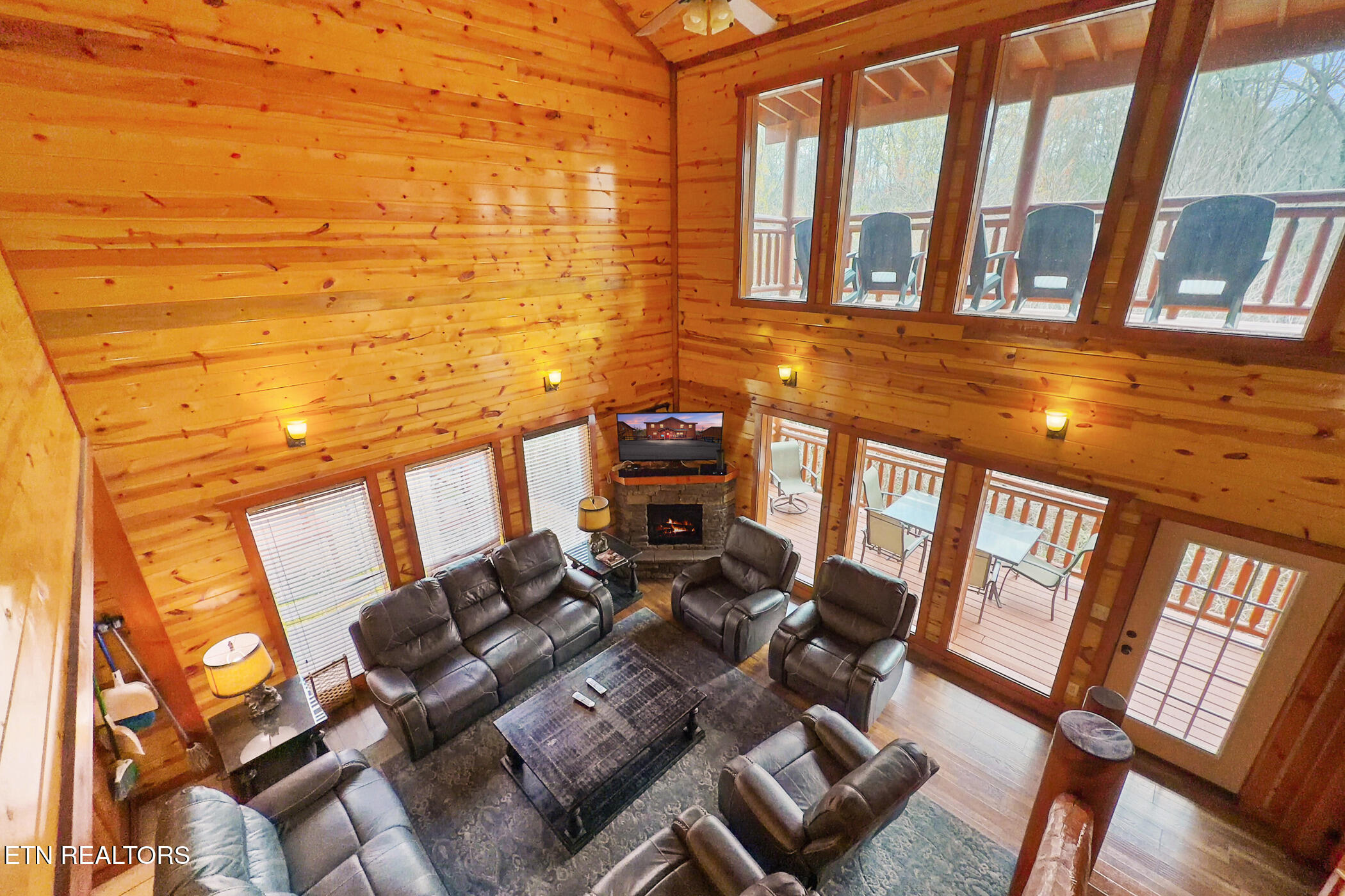 4359 Forest Ridge Way Pigeon Forge, TN 37863 - Photo 17 of 51 img_9692