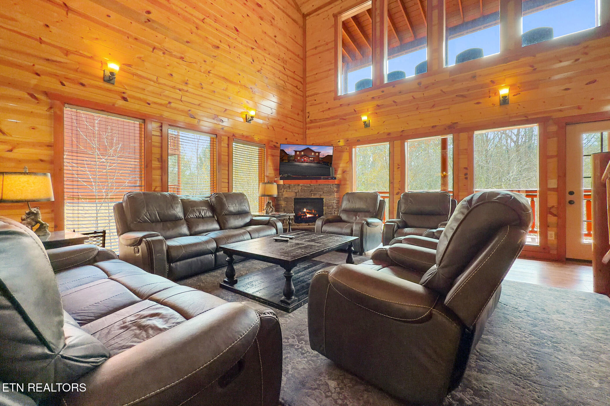 4359 Forest Ridge Way Pigeon Forge, TN 37863 - Photo 9 of 51 img_9595