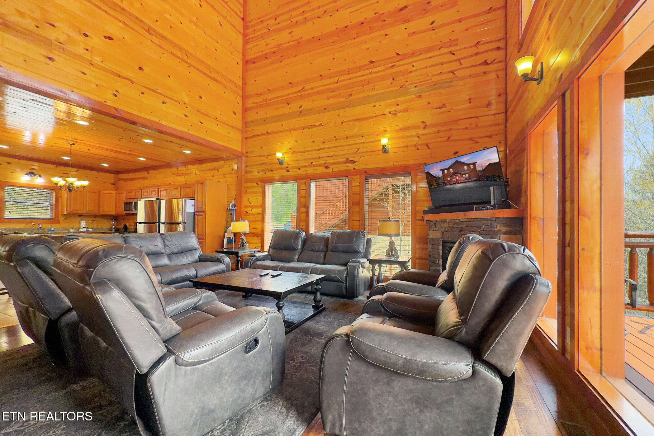 4359 Forest Ridge Way Pigeon Forge, TN 37863 - Photo 10 of 51 img_9600