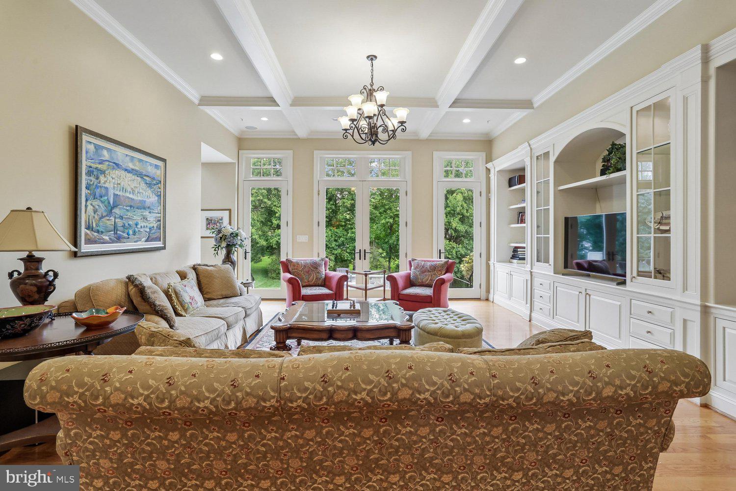 11736 Gainsborough Road Potomac, MD 20854 - Photo 27 of 100 Family Room/built-in