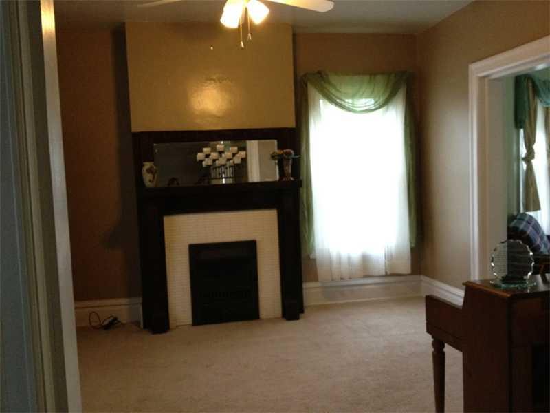 72 Noblestown Road Carnegie, PA 15106 - Photo 4 of 24 Living Room.
