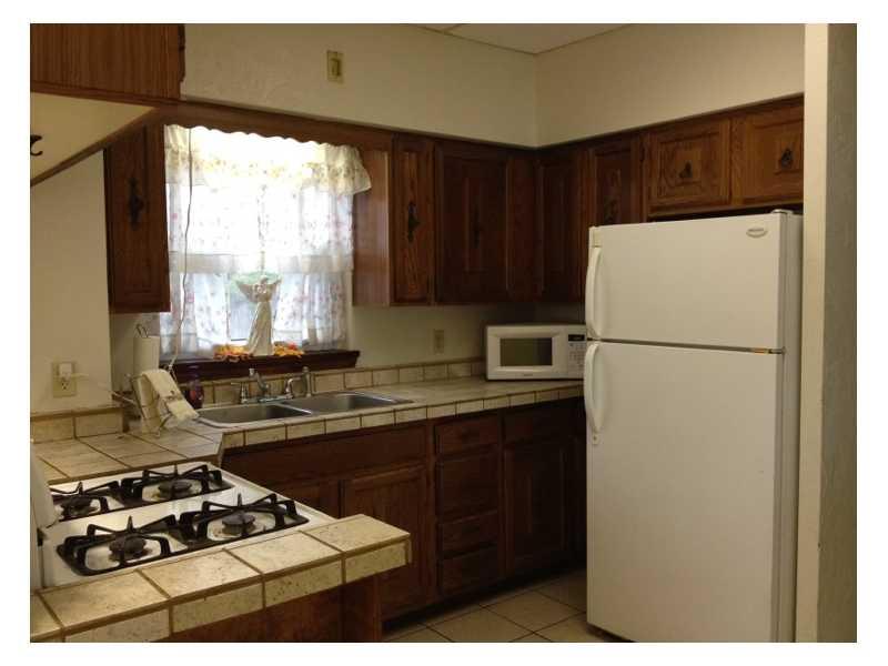 72 Noblestown Road Carnegie, PA 15106 - Photo 8 of 24 Kitchen.