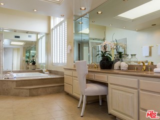 12699 Promontory Road Los Angeles, CA 90049 - Photo 7 of 9