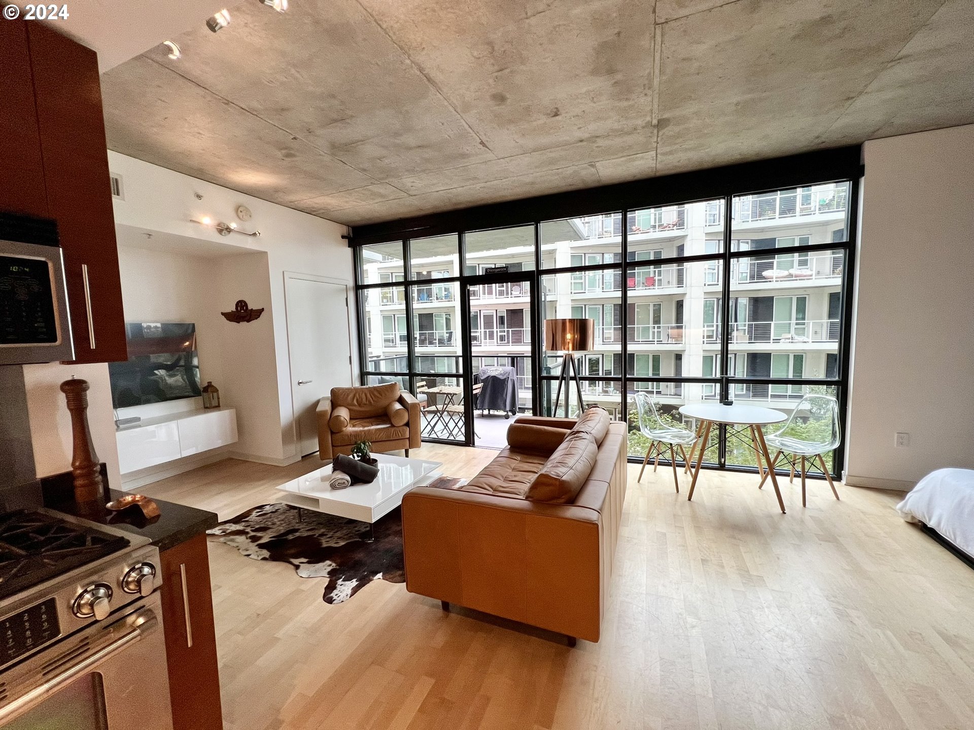 1830 Northwest Riverscape Street, Unit 308 Portland, OR 97209 - Photo 10 of 37 Gallery Image 10