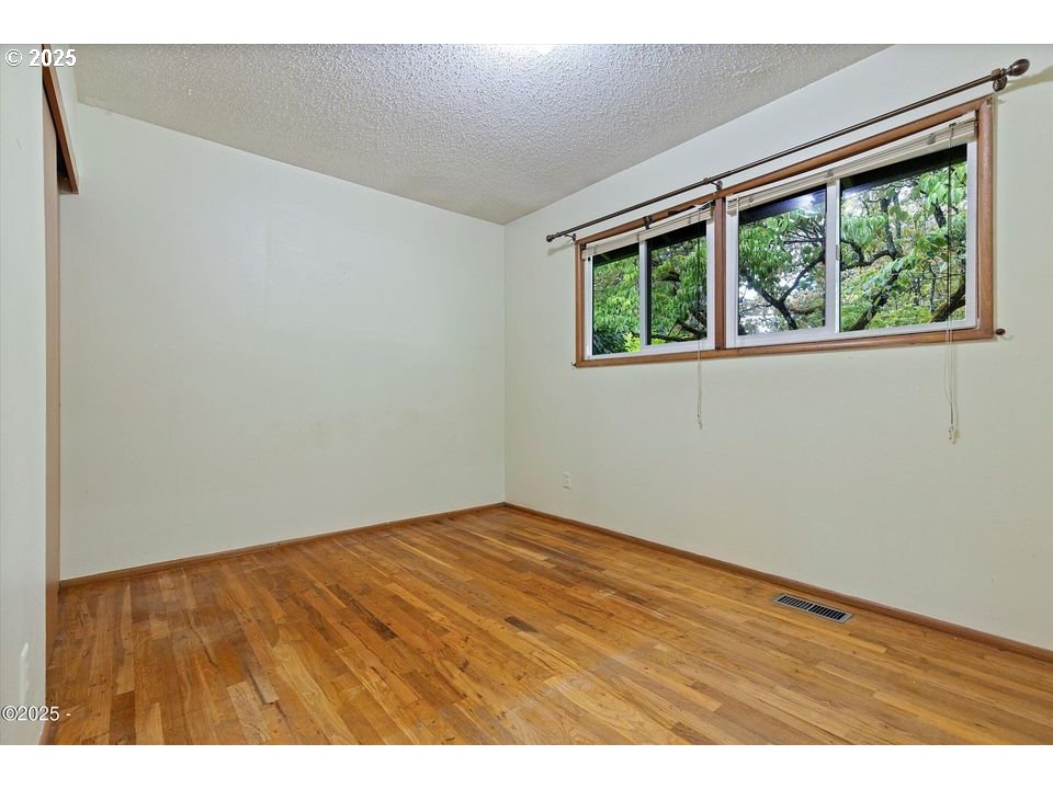 635 Northeast 192nd Avenue Portland, OR 97230 - Photo 18 of 27