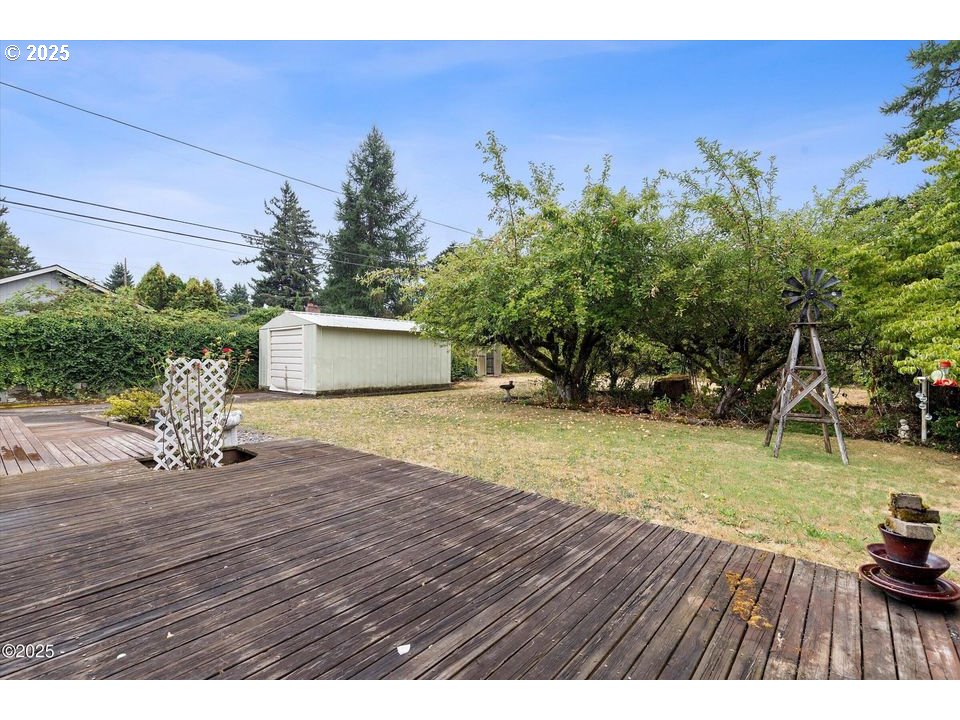 635 Northeast 192nd Avenue Portland, OR 97230 - Photo 22 of 27