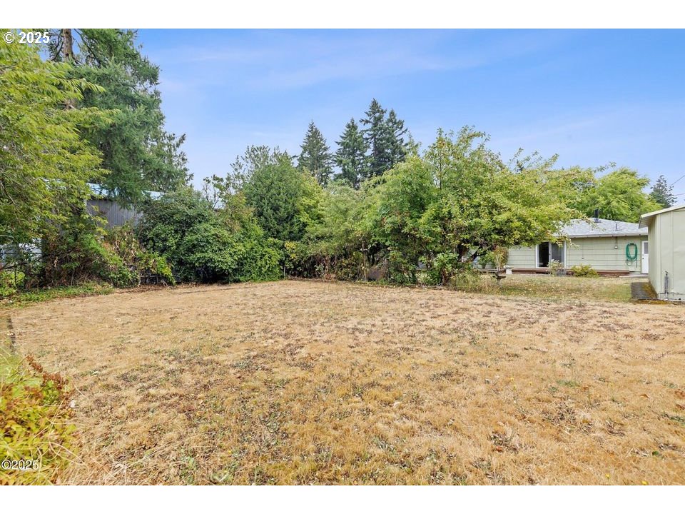 635 Northeast 192nd Avenue Portland, OR 97230 - Photo 24 of 27