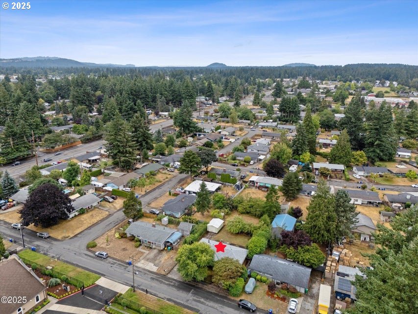 635 Northeast 192nd Avenue Portland, OR 97230 - Photo 4 of 27