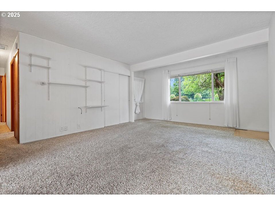 635 Northeast 192nd Avenue Portland, OR 97230 - Photo 8 of 27