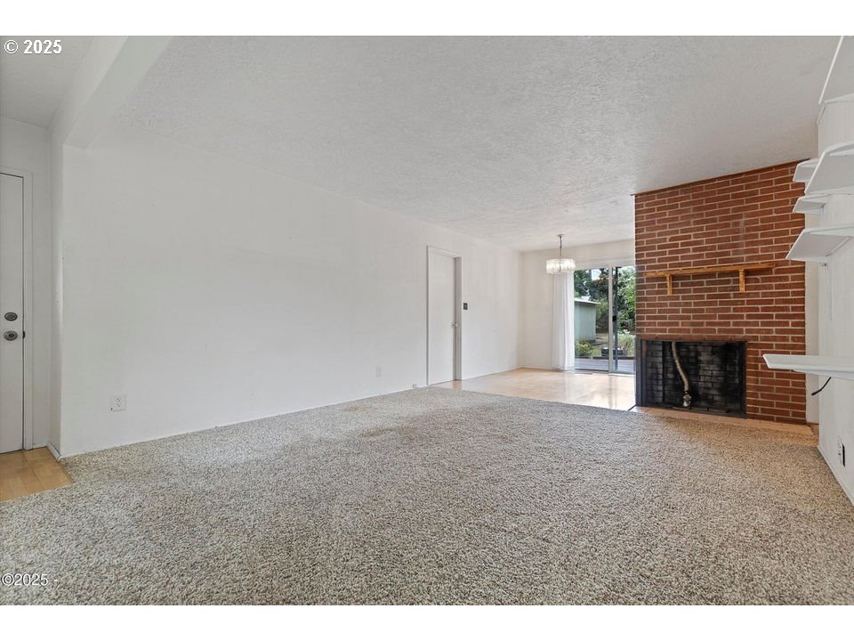 635 Northeast 192nd Avenue Portland, OR 97230 - Photo 9 of 27