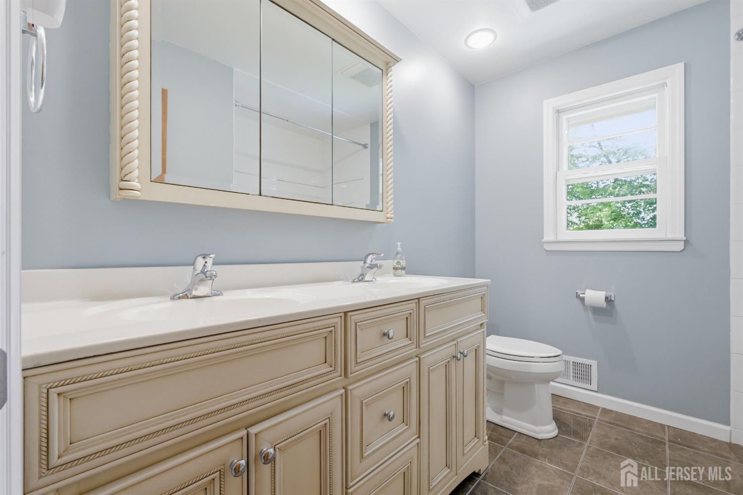7 Oakland Road Old Bridge, NJ 08857 - Photo 40 of 56