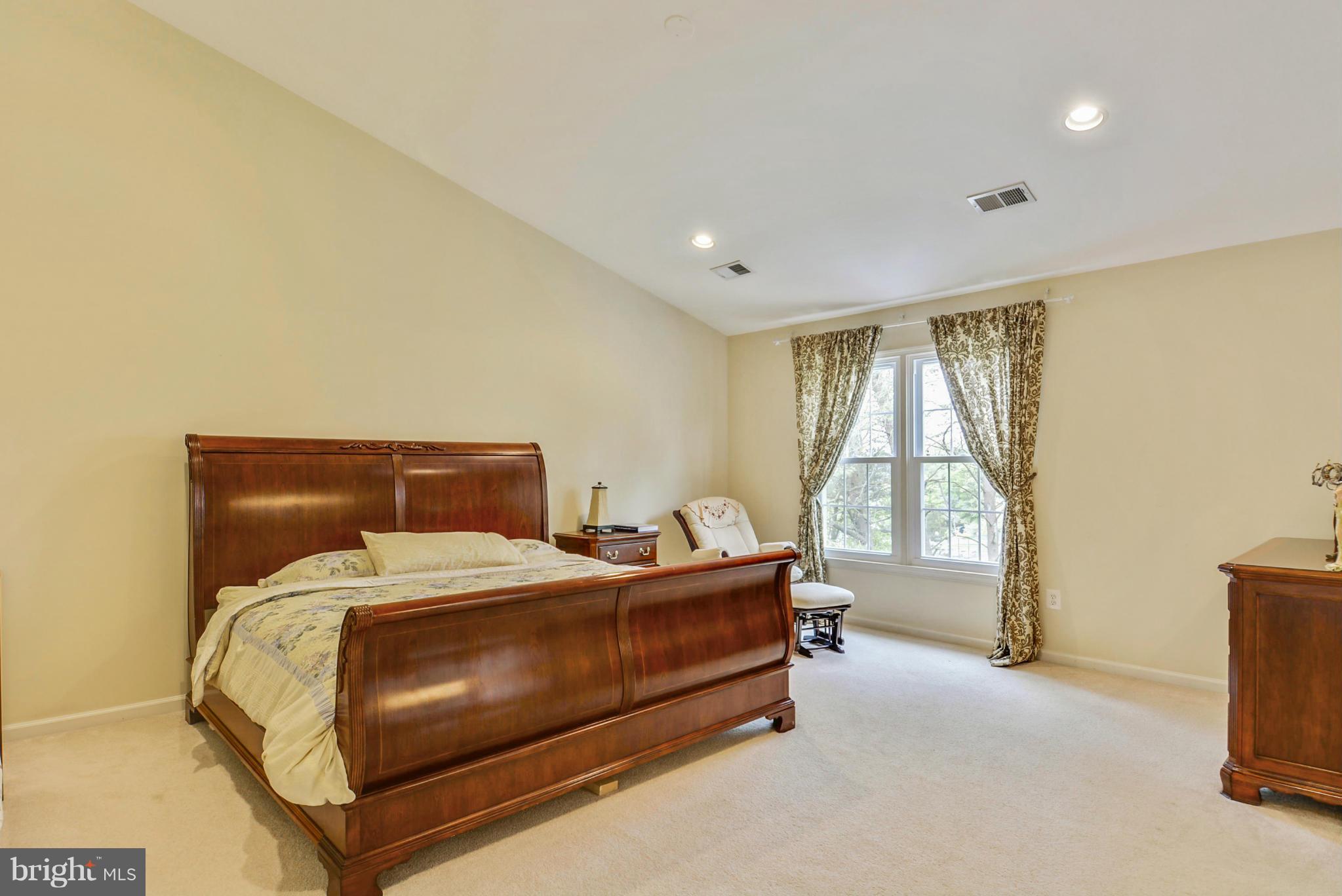8520 Bells Ridge Terrace Potomac, MD 20854 - Photo 16 of 30 Huge Master Bedroom w vaulted ceiling