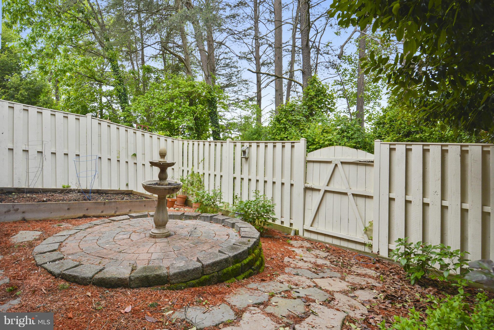 8520 Bells Ridge Terrace Potomac, MD 20854 - Photo 3 of 30 Gated back yard with patio