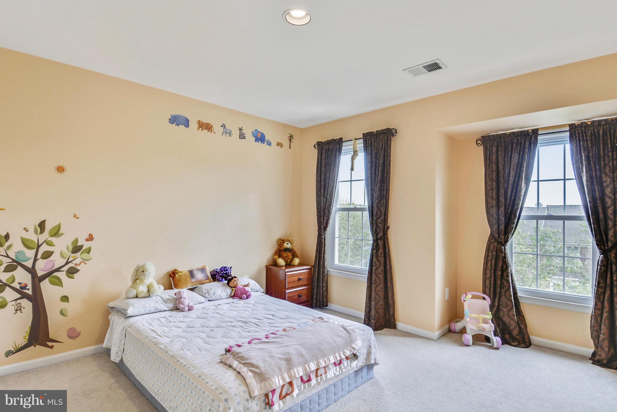 8520 Bells Ridge Terrace Potomac, MD 20854 - Photo 20 of 30 Bedroom 3