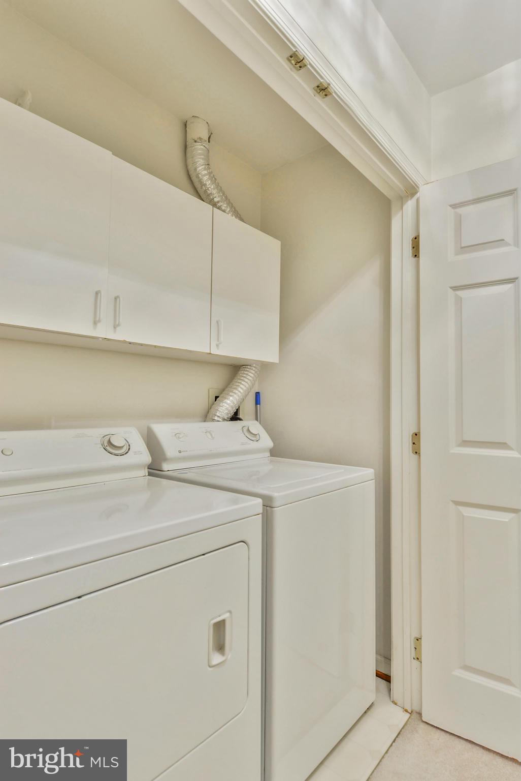 8520 Bells Ridge Terrace Potomac, MD 20854 - Photo 26 of 30 Laundry area