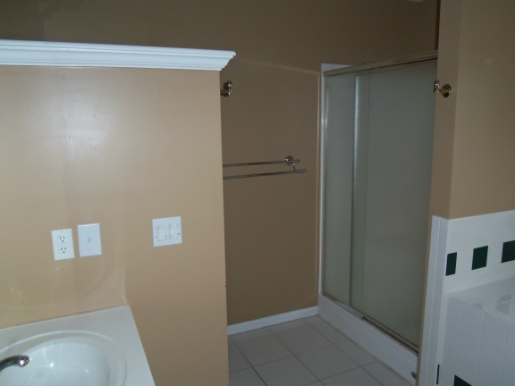 304 Meadow Ridge Radford, VA 24141 - Photo 11 of 21 bath