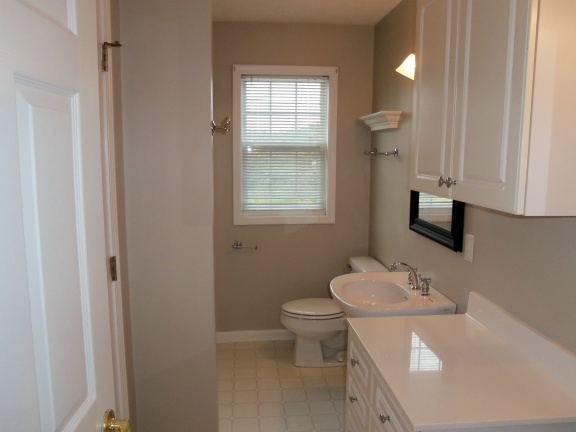 304 Meadow Ridge Radford, VA 24141 - Photo 13 of 21 bath 2