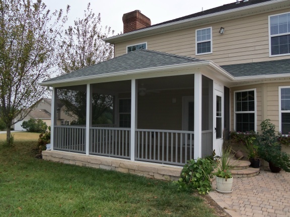 304 Meadow Ridge Radford, VA 24141 - Photo 5 of 21 porch