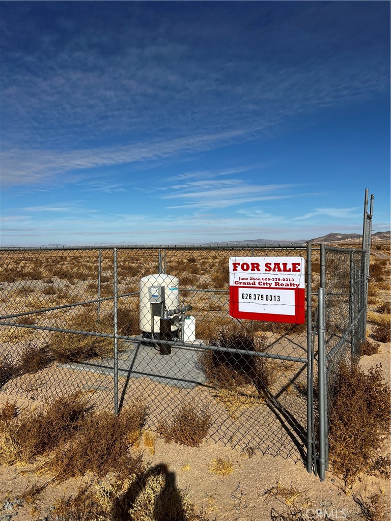 49652 Silver Valley Road Newberry Springs, CA 92365 - Photo 2 of 4 Groud Water Pump