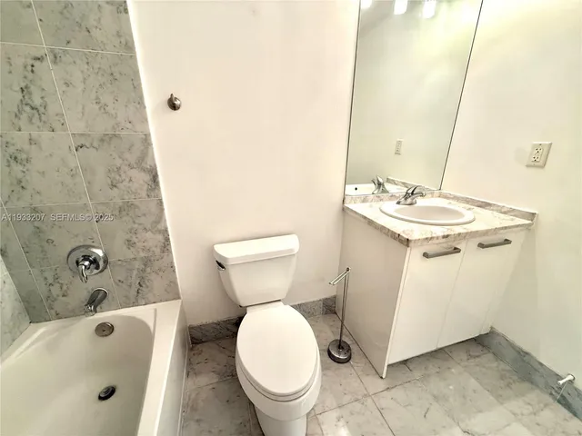 $4,200 | 253 Northeast 2nd Street, Unit 3309, Miami, FL 33132