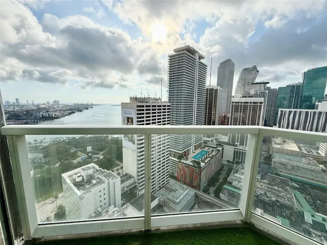 $4,200 | 253 Northeast 2nd Street, Unit 3309, Miami, FL 33132
