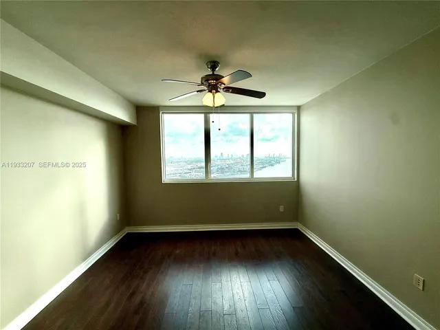 $4,200 | 253 Northeast 2nd Street, Unit 3309, Miami, FL 33132