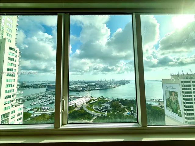 $4,200 | 253 Northeast 2nd Street, Unit 3309, Miami, FL 33132