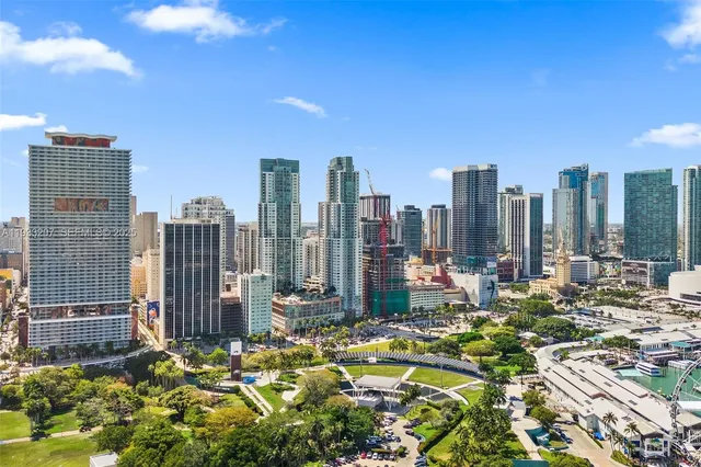 $4,200 | 253 Northeast 2nd Street, Unit 3309, Miami, FL 33132